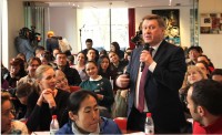 Мэр Новосибирска А.Е. Локоть приветствует участников диктанта