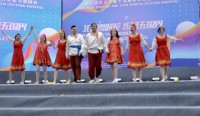 在北京语言大学进行的俄罗斯留学生队演出 Выступление российской команды в ПУИЯ
