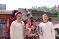 与对外经贸大学留学生的合影 Фотографии со студентами в Университете международного бизнеса и экономики