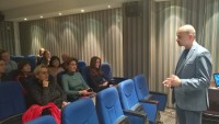 回答观影者的提问 Ответы на вопросы участников просмотра