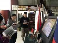 Во время работы книжных выставок