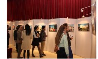 图片展参观 Осмотр фотовыставки