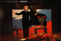 女演员娜塔莉娅.玛耶娃表演 Выступление актрисы Наталии Маевой