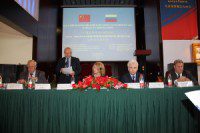 Директор РКЦ Виктор Коннов открывает российско-китайский инновационный форум