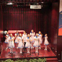 Группа «Шанс» на сцене Российского культурного центра