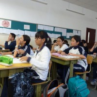 Ученики Пекинской средней школы № 4
